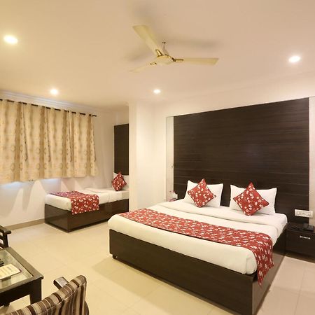 ניו דלהי Airport Hotel Chanakya Delhi מראה חיצוני תמונה