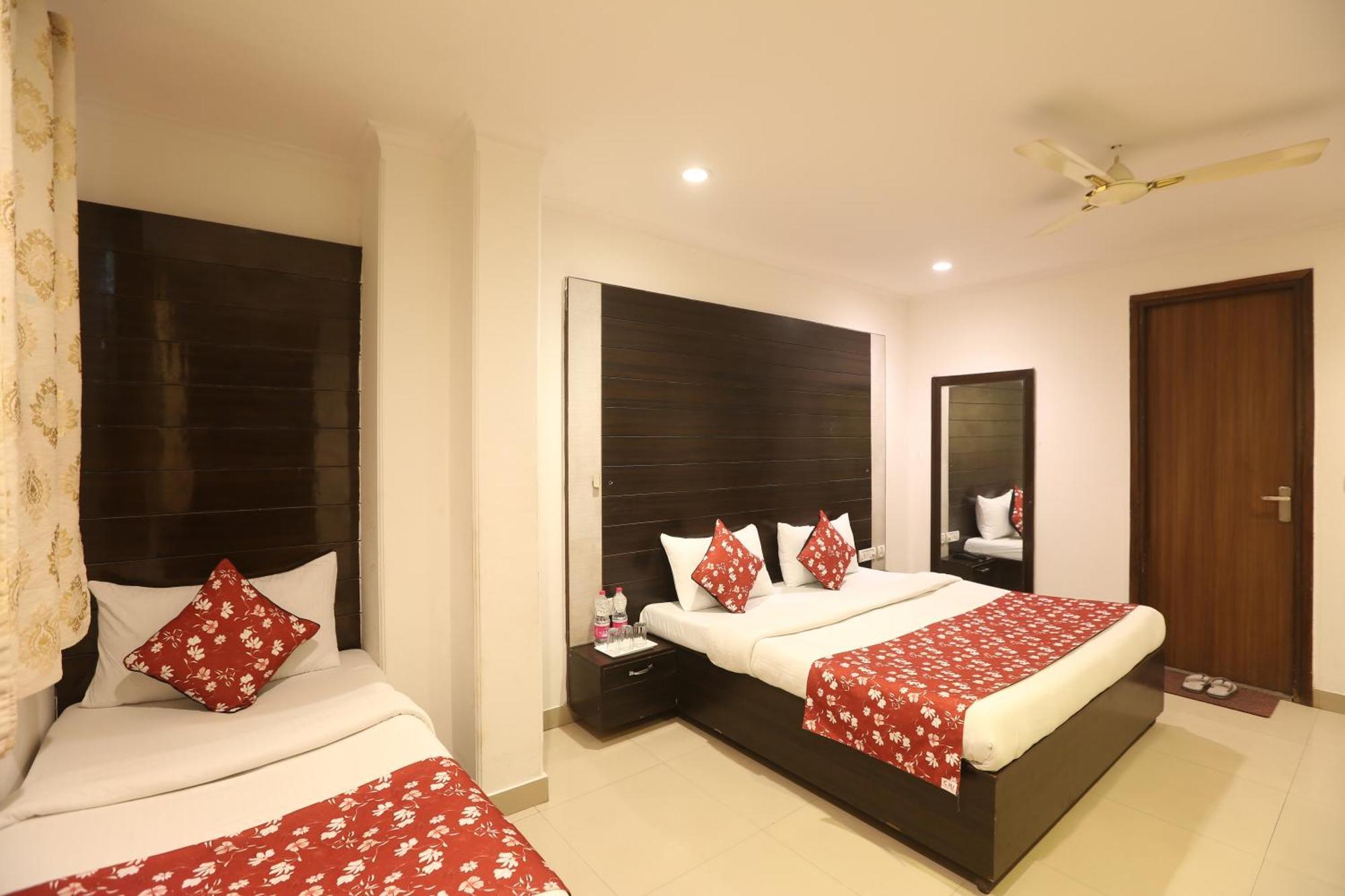 ניו דלהי Airport Hotel Chanakya Delhi מראה חיצוני תמונה