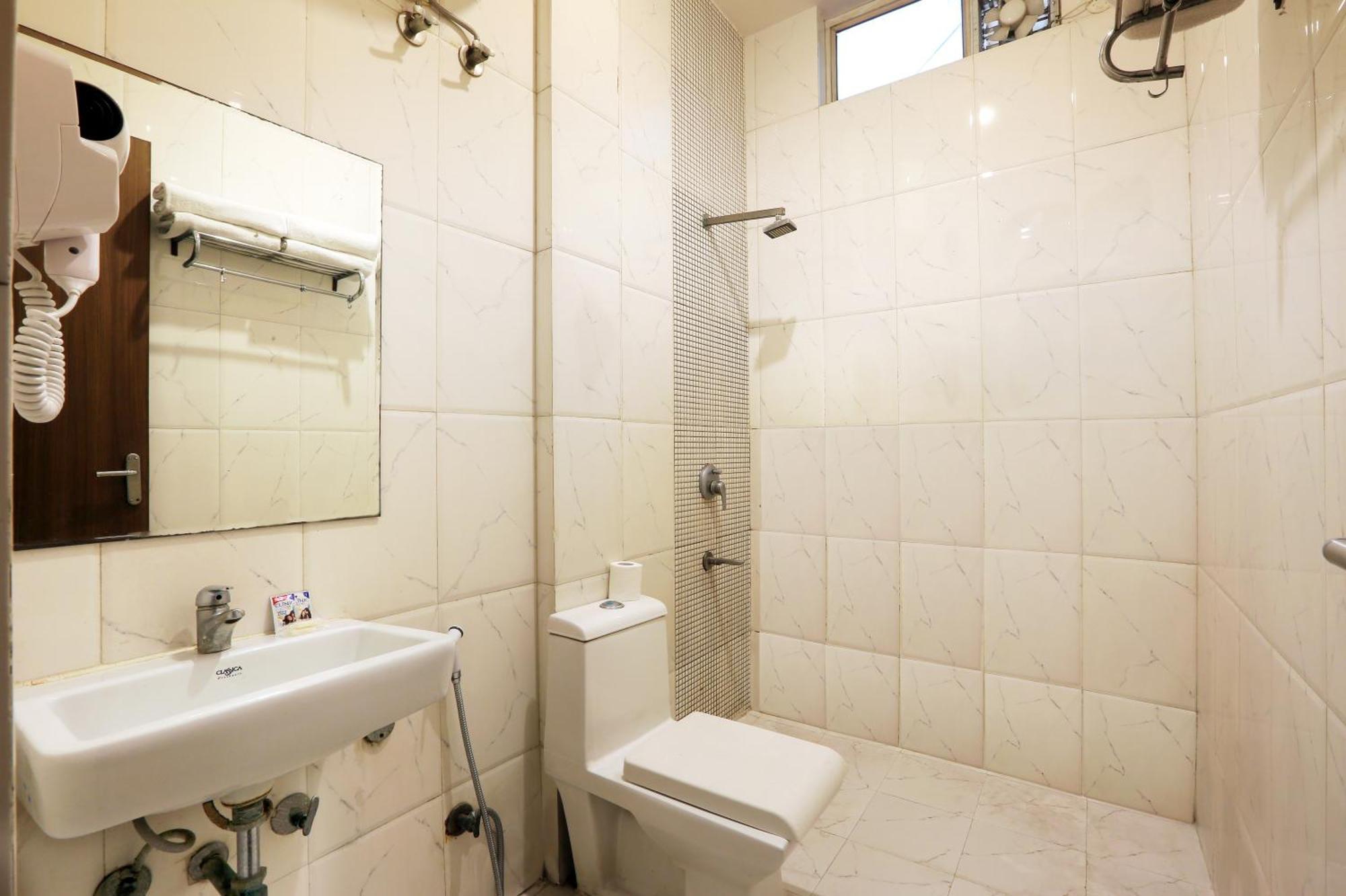 ניו דלהי Airport Hotel Chanakya Delhi מראה חיצוני תמונה