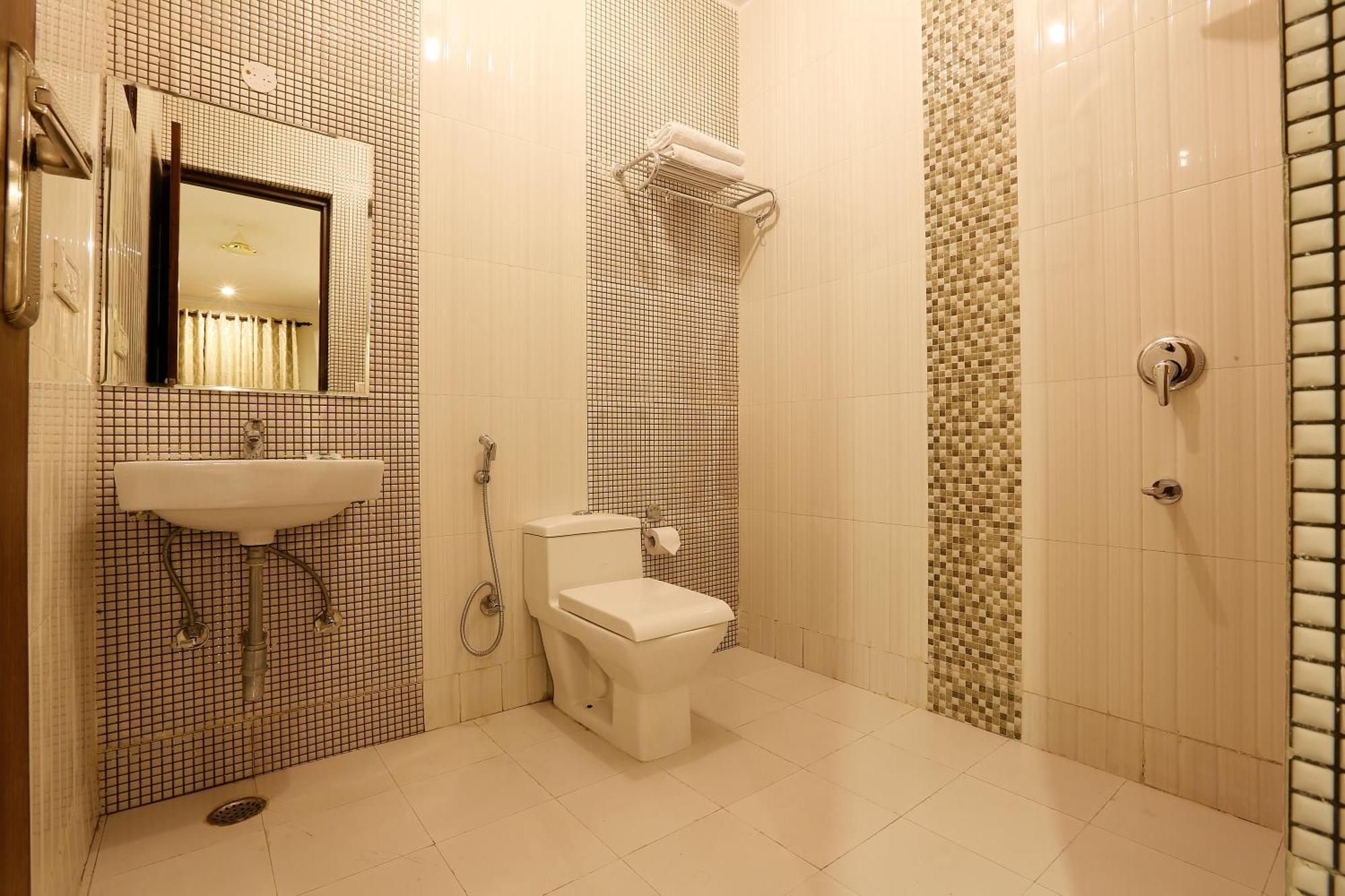 ניו דלהי Airport Hotel Chanakya Delhi מראה חיצוני תמונה